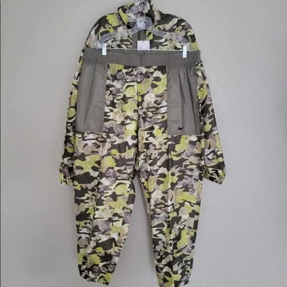 ‼️ONLY 1‼️ Nike Women’s Outfit XXL - Picture 2 of 16